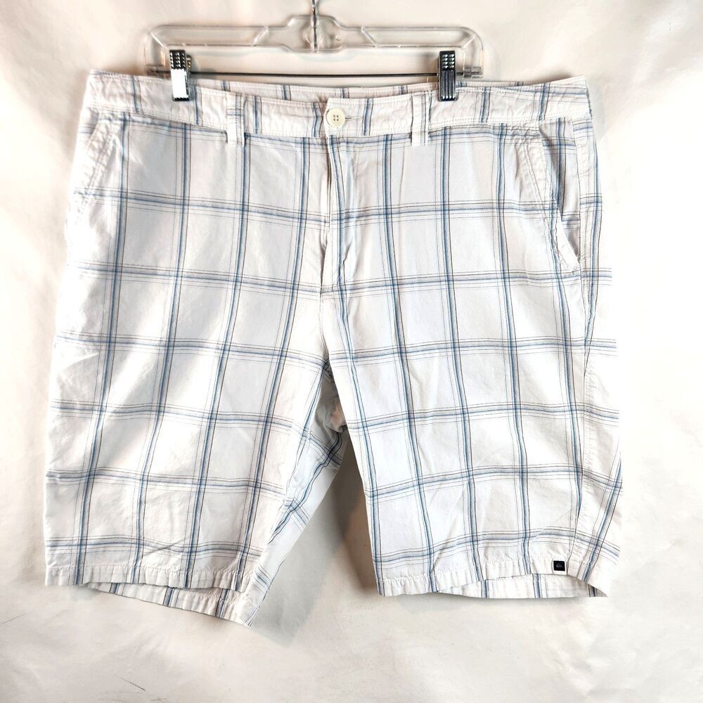Quiksilver Shorts Mens 40 White Blue Chino Plaid Cotton Skate Surf Casual Logo
